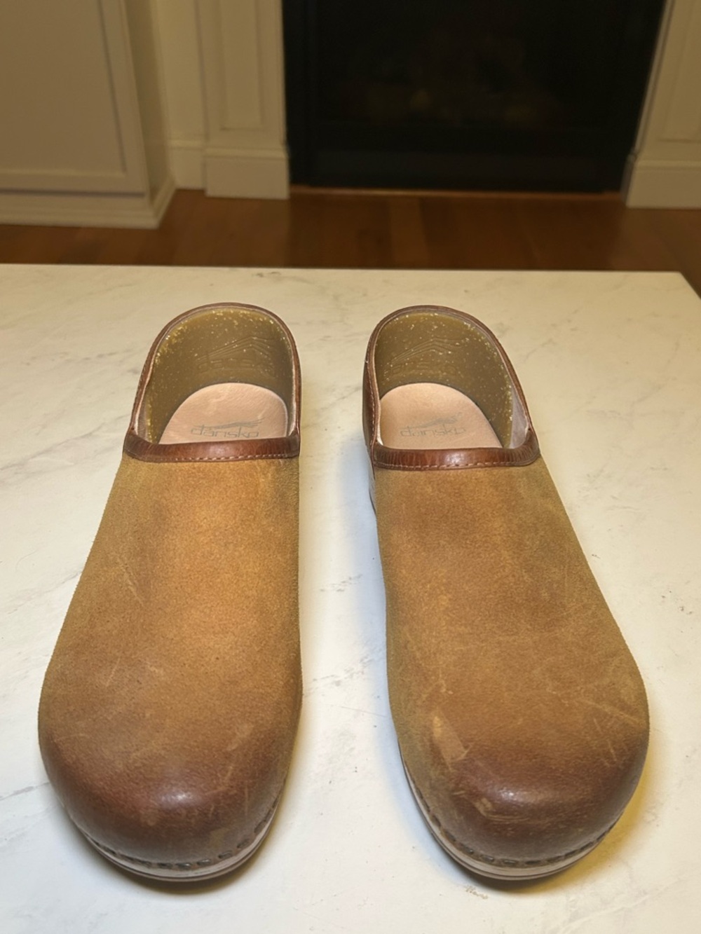 Dansko Brenna Clogs Tan Burnished Suede Women's Size 9.5 - 10 US 40 size
